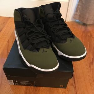 Jordan Max Aura Size 12